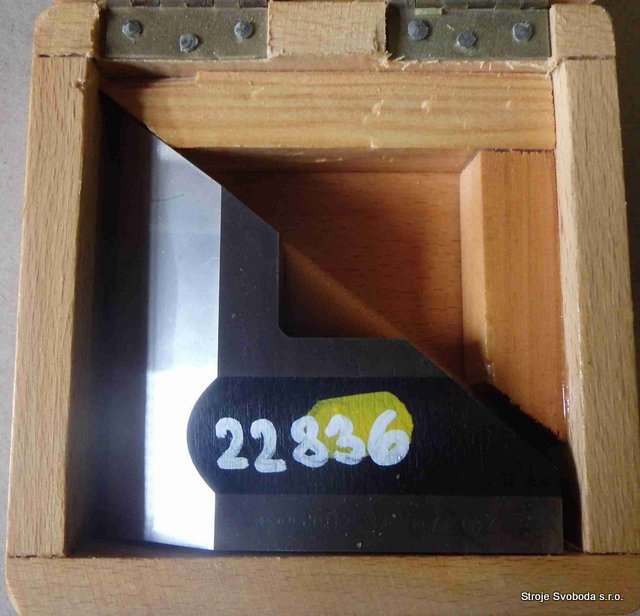 Nožový úhelník 80x80 (22836 (2).JPG)